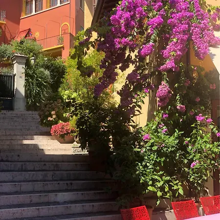 La Verbena A Fianco Del Vittoriale, Vista Piscina, 10 Minuti A Piedi Dal Lungo 아파트