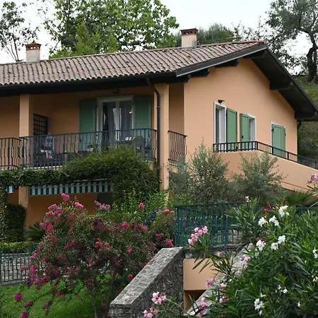 아파트 La Verbena A Fianco Del Vittoriale, Vista Piscina, 10 Minuti A Piedi Dal Lungo