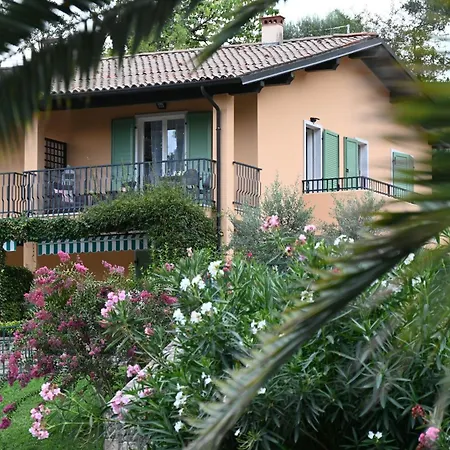 아파트 La Verbena A Fianco Del Vittoriale, Vista Piscina, 10 Minuti A Piedi Dal Lungo *