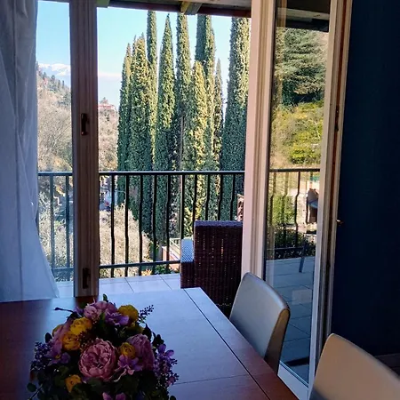 Lägenhet La Verbena A Fianco Del Vittoriale, Vista Piscina, 10 Minuti A Piedi Dal Lungo *